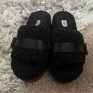 Black ugh fluffita women’s slippers